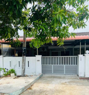 HOMESTAY MUQARRABIN